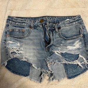 American Eagle Distressed Denim / Jean Shorts